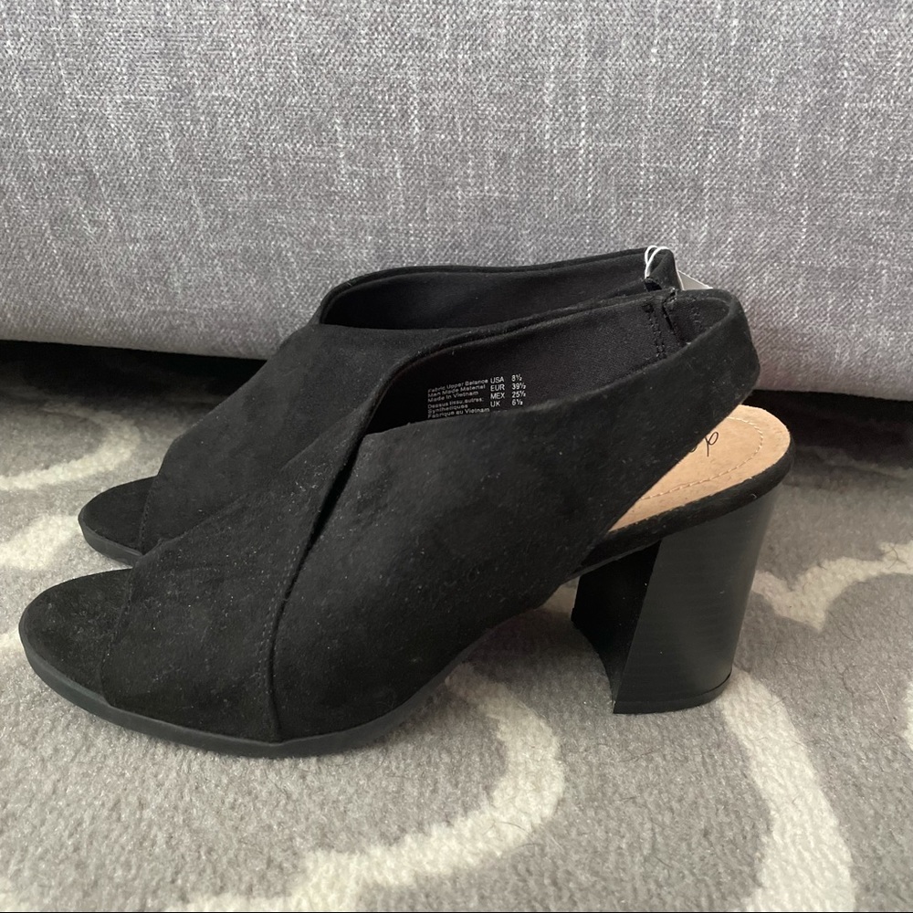 Heels - Picture 8 of 8